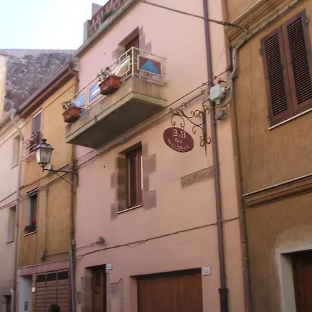 ゲストハウス Su Ghindalu Villanova Monteleone