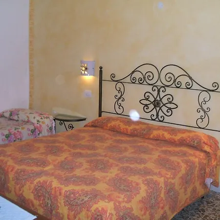 Su Ghindalu Guesthouse Guest house Villanova Monteleone