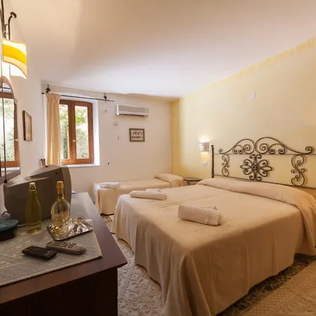 Su Ghindalu Guesthouse 3*