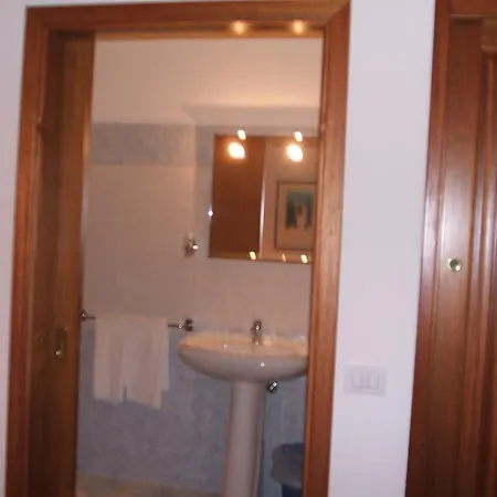 Pensjonat Su Ghindalu 3*