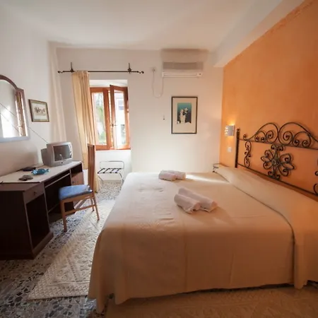 Su Ghindalu Pensjonat 3*